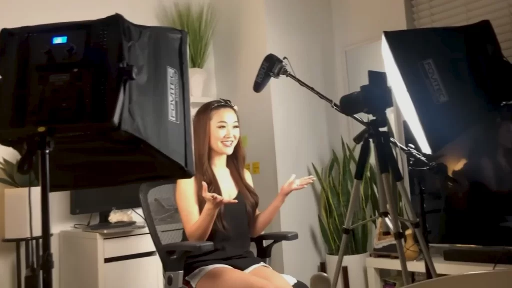 Youtuber Vanessa Lau gravando vídeo para o Youtube