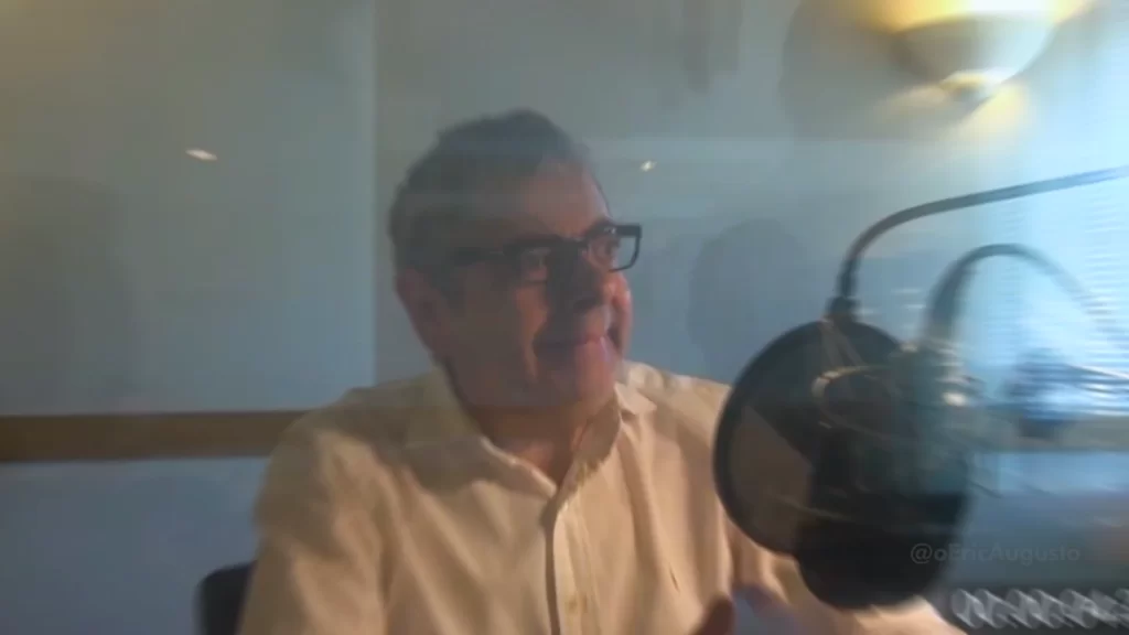 Rowan Atkinson dublador